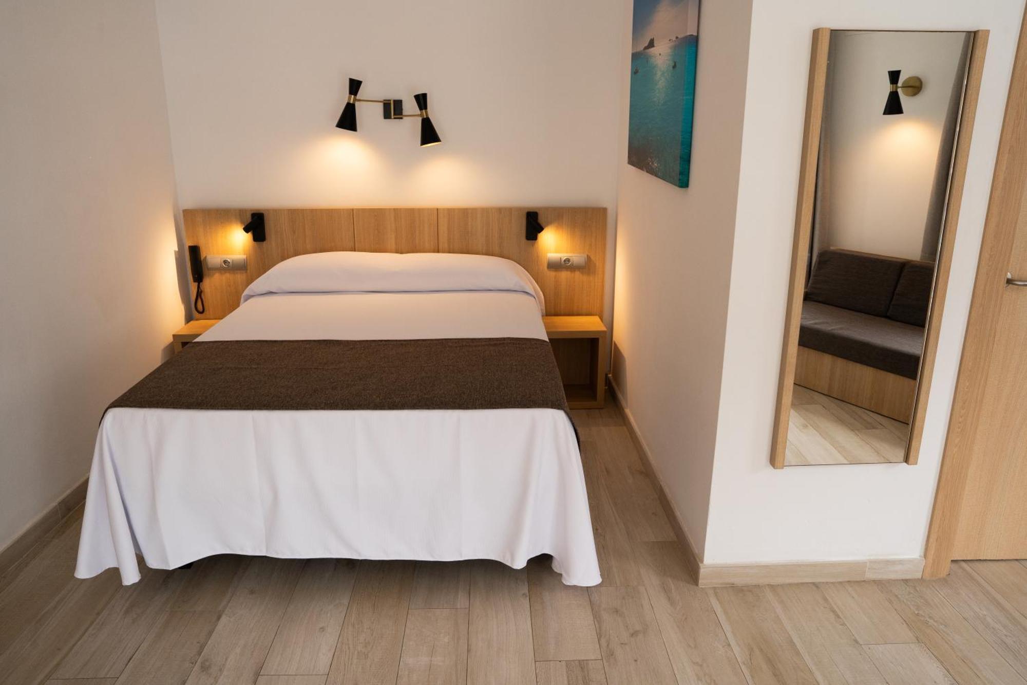 Sunside Ibiza Studios - Only Adults- Formerly Known As Central Park 샌안토니오 외부 사진