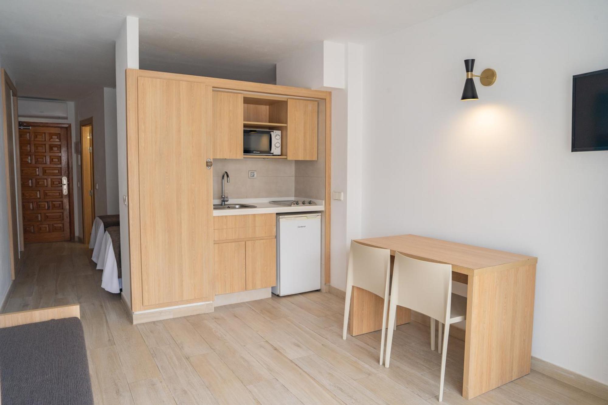 Sunside Ibiza Studios - Only Adults- Formerly Known As Central Park 샌안토니오 외부 사진
