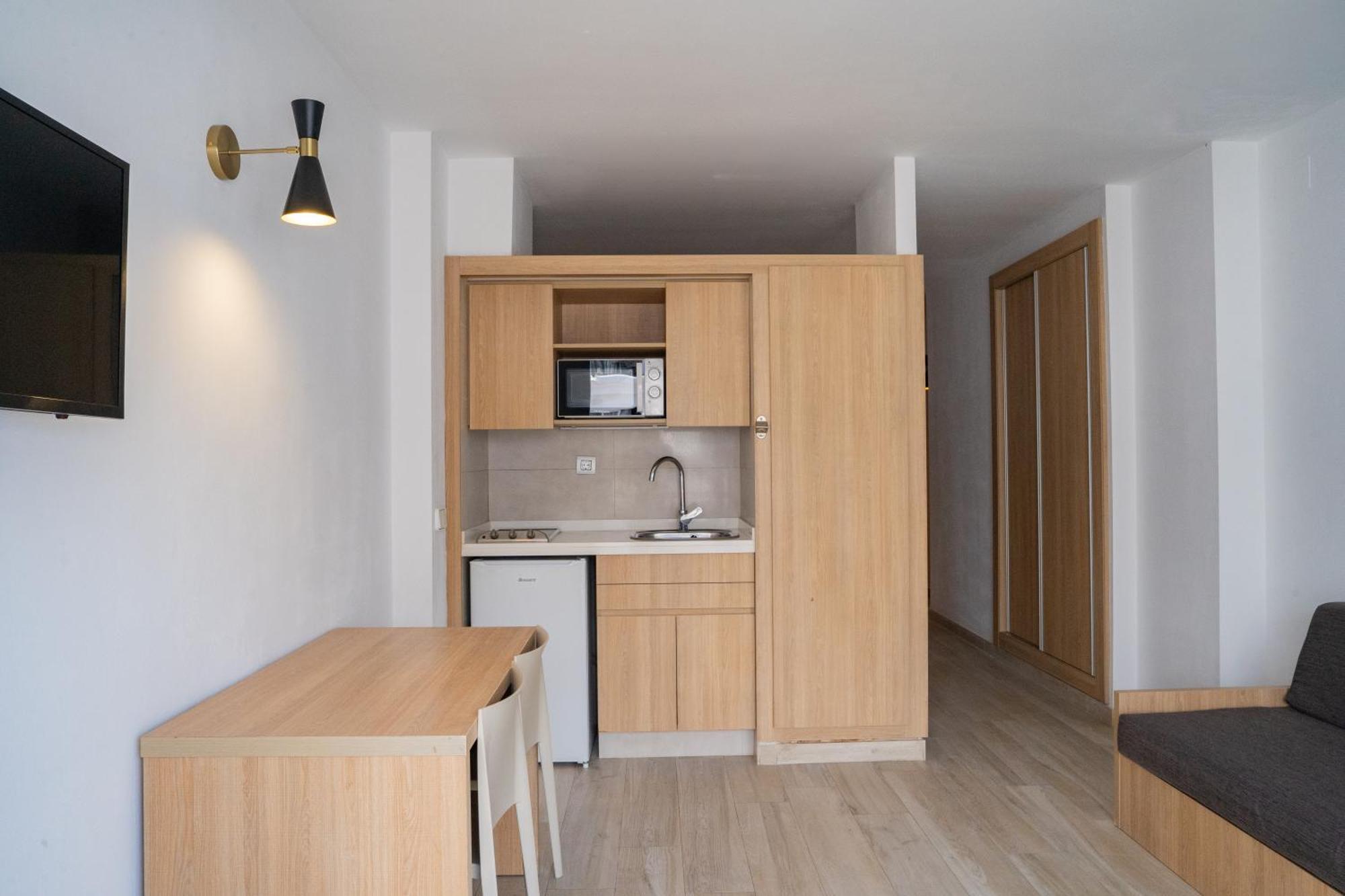 Sunside Ibiza Studios - Only Adults- Formerly Known As Central Park 샌안토니오 외부 사진
