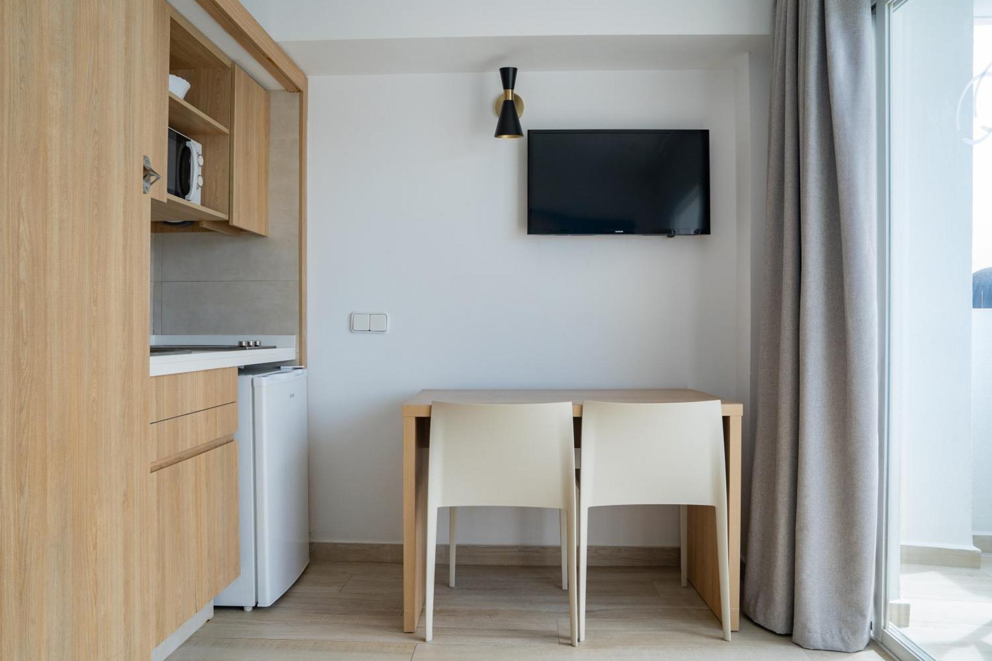 Sunside Ibiza Studios - Only Adults- Formerly Known As Central Park 샌안토니오 외부 사진