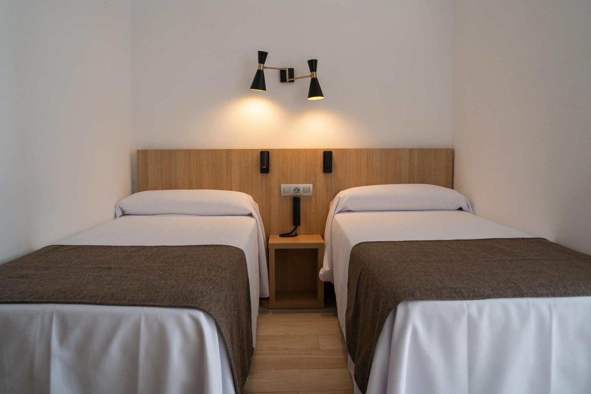 Sunside Ibiza Studios - Only Adults- Formerly Known As Central Park 샌안토니오 외부 사진