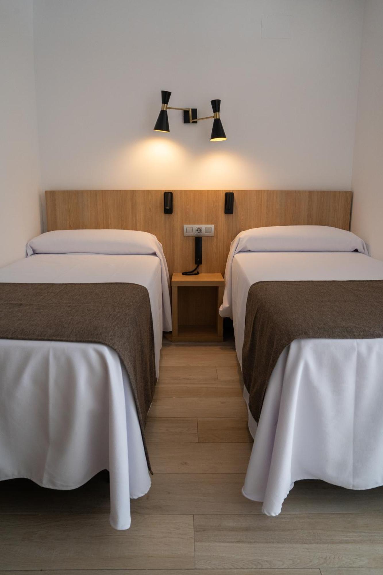 Sunside Ibiza Studios - Only Adults- Formerly Known As Central Park 샌안토니오 외부 사진